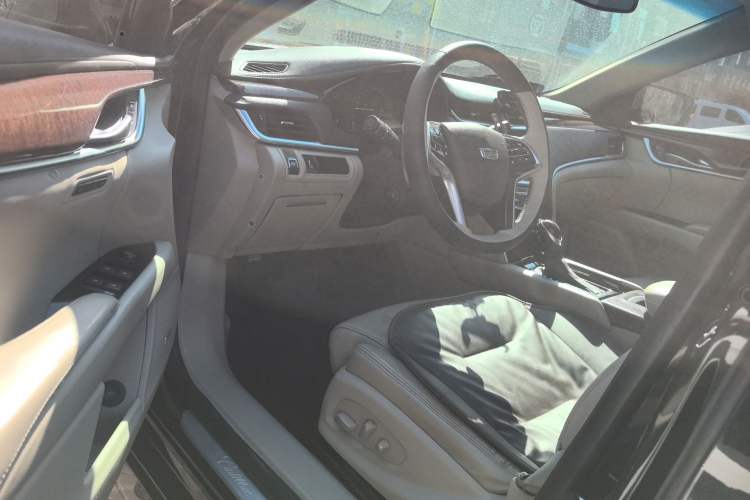 Used Cadillac XTS 2013 28T Luxury Model Driver Seat