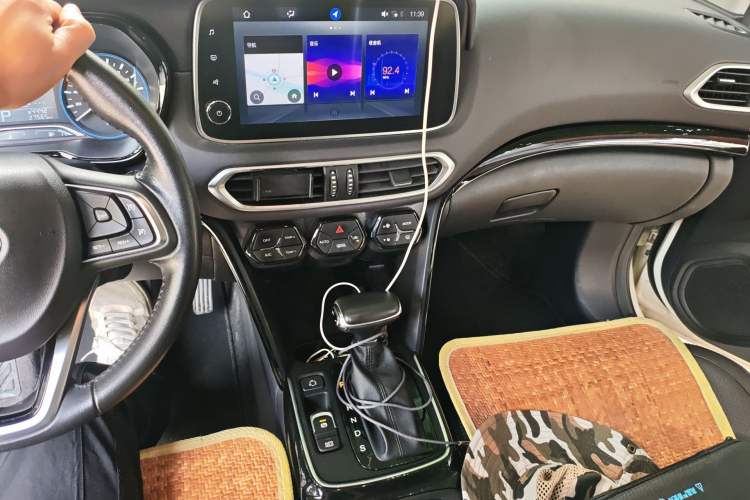 Used GAC Trumpchi GS4 2018 235T Automatic Two-Wheel Drive Luxury Smart Connectivity Millionth Anniversary Edition Audio And AC Panel