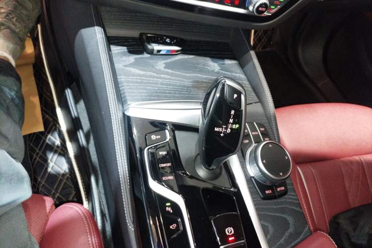 Used BMW 5 Series 2022 Restyled 530Li Luxury Edition M Sport Package Gear Lever