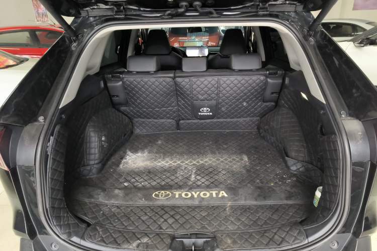 Used Toyota RAV4 2024 2.0L CVT Two-Wheel Drive Fashion Plus Edition
