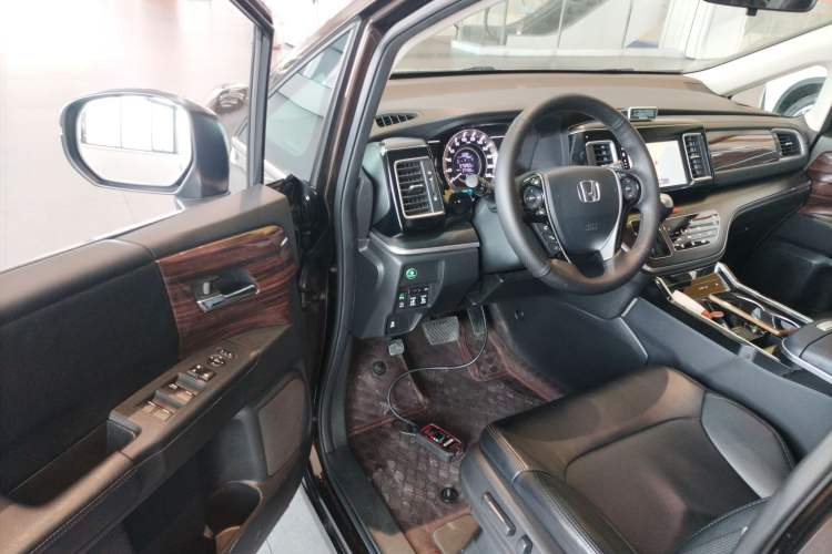 Used Honda Elysion 2016 2.4L Comfort Edition
