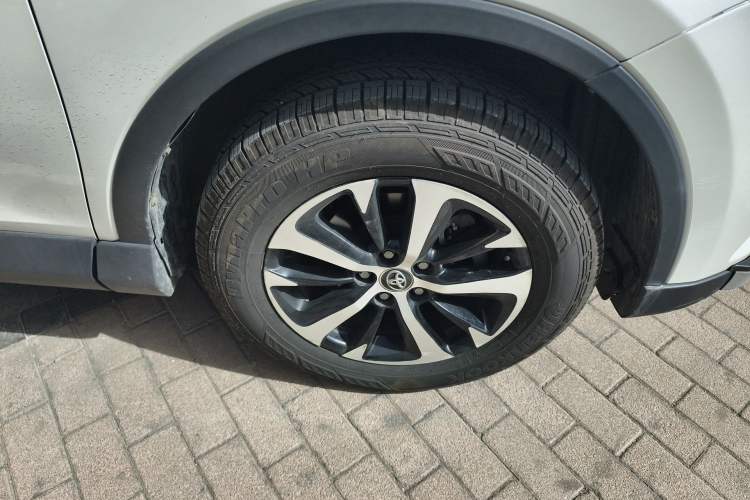 Used Toyota RAV4 2019 2.0L CVT Two-Wheel Drive Comfort Edition China VI Standard Right Front Wheel Hub