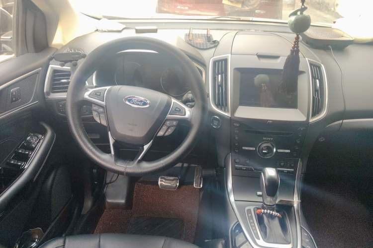 Used Ford Edge 2016 EcoBoost 245 Four-Wheel Drive Titanium 7-Seater Steering Wheel