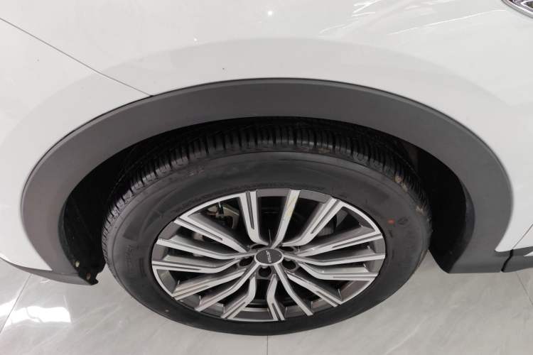 Used JETOUR X70 PLUS 2023 1.5T DCT Brave PLUS 5-Seater