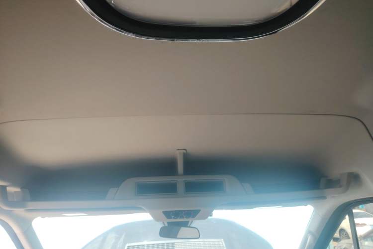 Used Ford Transit T8 2024 T8 2.3T Diesel Automatic Mid-axle Mid-roof 7-seater Business & Travel Edition
