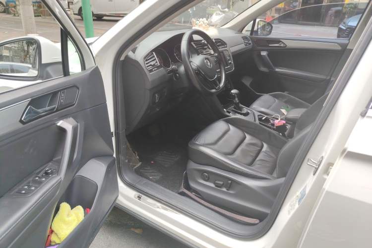 Used Volkswagen Tiguan L 2017 330TSI Automatic Two-Wheel Drive Luxury Edition Driver Seat