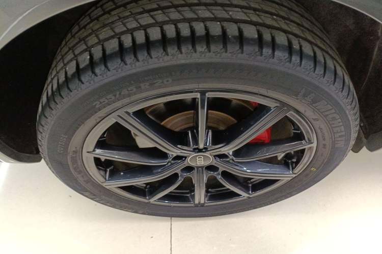 Used Audi Q5L Sportback 2021 40 TFSI Enjoy Life Edition Right Rear Wheel Hub