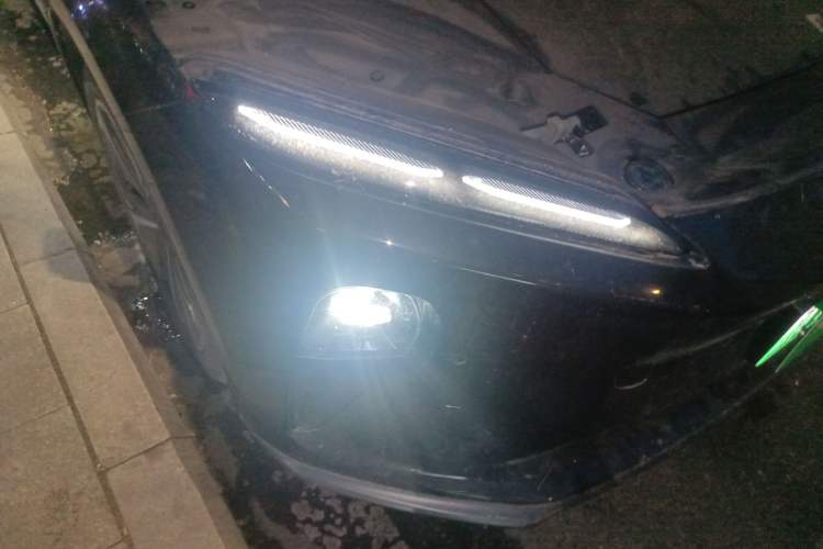 Used Nio ET5T 2024 75kWh Touring Right Front Headlight