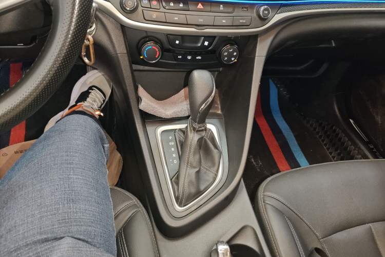 Used Buick GT 2021 Revised Version Flagship 1.5L Automatic Elite Edition Gear Lever