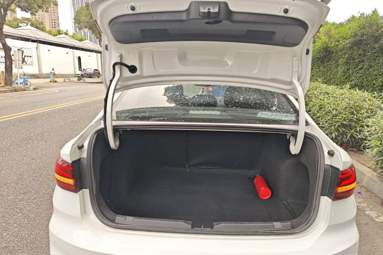 Used Volkswagen Lavida 2023 1.5L Automatic De Yi Edition Trunk