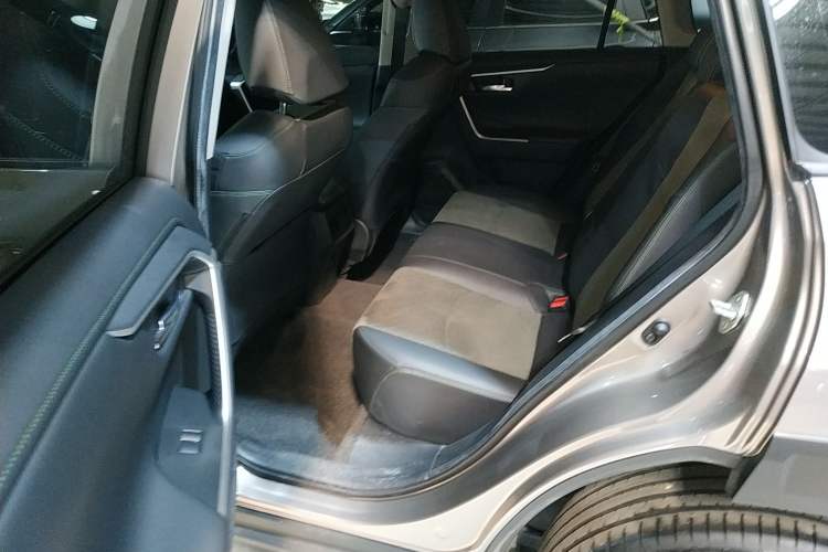 Used Toyota RAV4 2022 2.0L CVT 4x4 Style Plus Edition Left Rear Seat