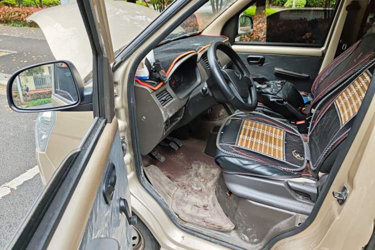 Used Wuling Rongguang S 2023 1.5L Base Version 5/7 Seats Driver Seat