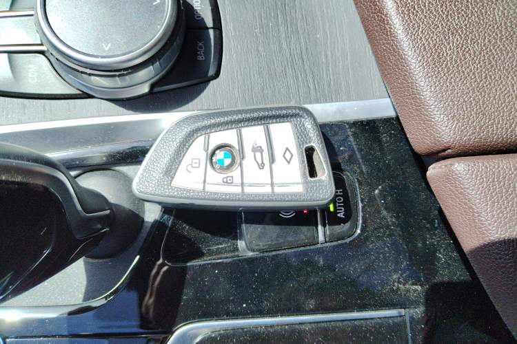 Used BMW 5 Series 2022 530Li xDrive M Sport Package Vehicle Key