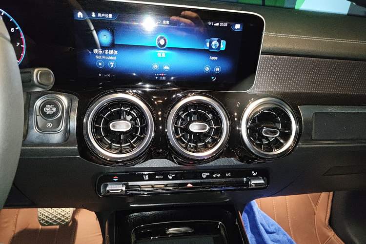 Used Mercedes-Benz GLB 2020 GLB 200 Dynamic Edition Audio And AC Panel