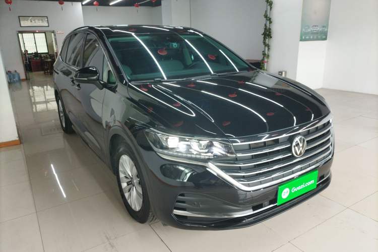 Used Volkswagen Viloran 2022 330TSI Business Edition Front Right 45 Deg