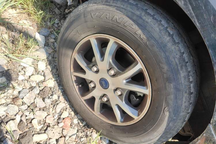 Used Ford Transit 2023 2.0T Diesel Automatic Commercial & Travel Model Mid-axle Medium Roof 7/8/9-Seater
