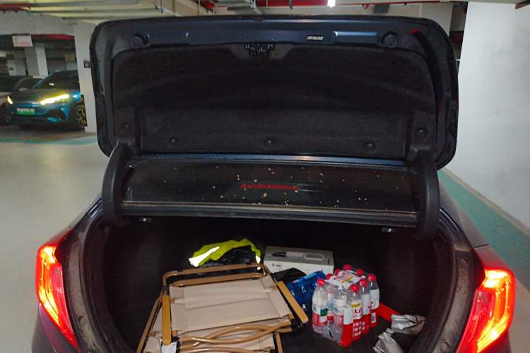 Used Honda Civic 2019 220TURBO CVT Dynamic Edition China VI Trunk