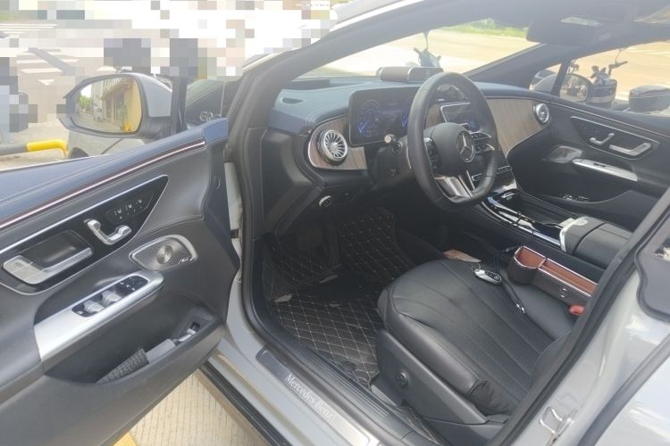 Used Mercedes-Benz EQE 2022 350 Luxury Edition Driver Seat