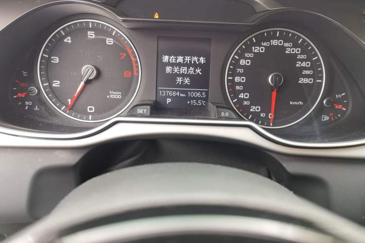 Used Audi A4L 2016 35 TFSI Collector's Edition Automatic Standard Model Odometer Close Up