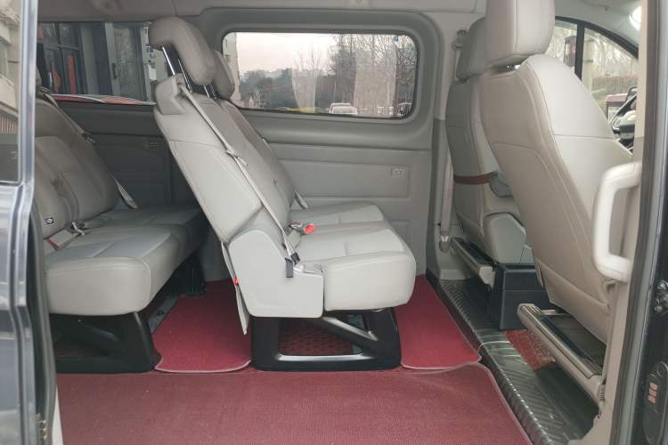 Used Ford Transit 2023 2.0T Diesel Automatic Commercial & Travel Version Mid-axle Low-roof Design 7/8/9-Seater
