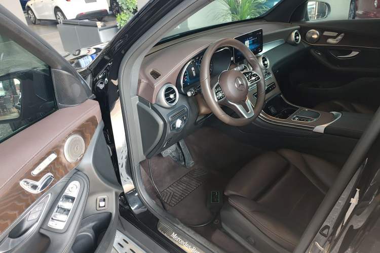 Used Mercedes-Benz GLC 2020 GLC 260 L 4MATIC Luxury Model