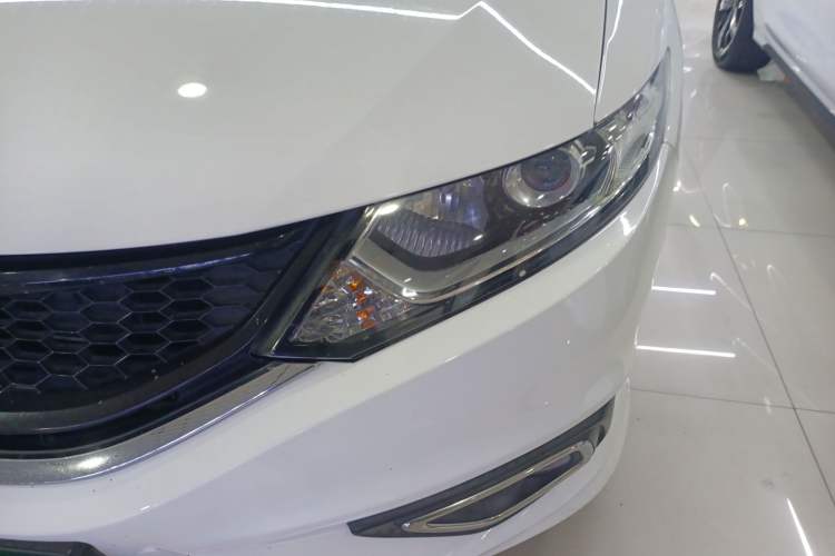 Used Honda Jade 2013 1.8L automatic Comfort version 5 seats Left Front Headlight
