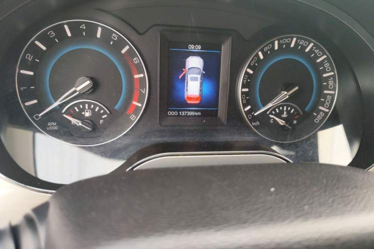 Used Haval H2 2015 1.5T Automatic Two-Wheel Drive Elite Edition Odometer Close Up