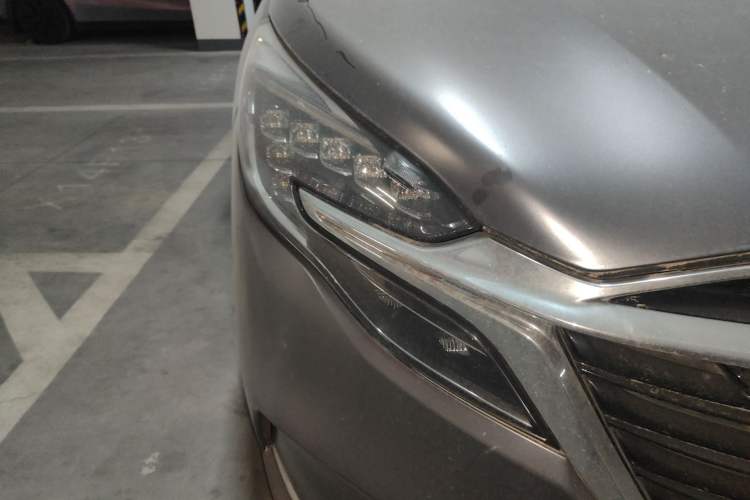 Used Buick GL8 2022 ES Landtrek 653T Luxury Edition Right Front Headlight