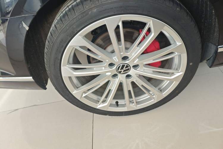 Used Volkswagen Magotan 2023 2 Million Units Limited Edition 330TSI DSG Leading Version