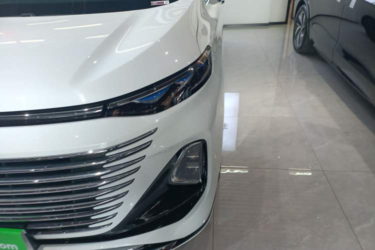 Used Bestune M9 2023 2.0T Prestige Edition