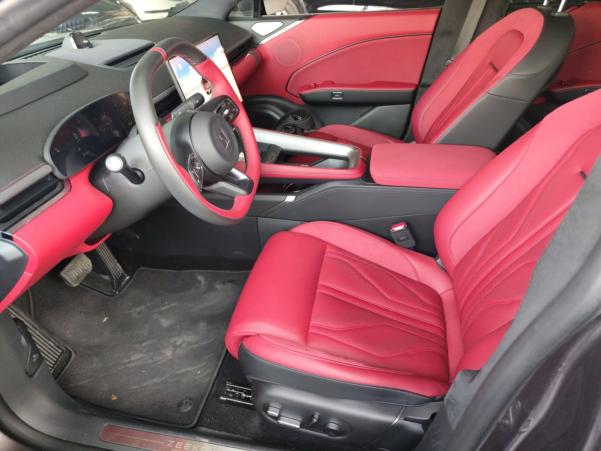 Переднее сиденье в автомобиле