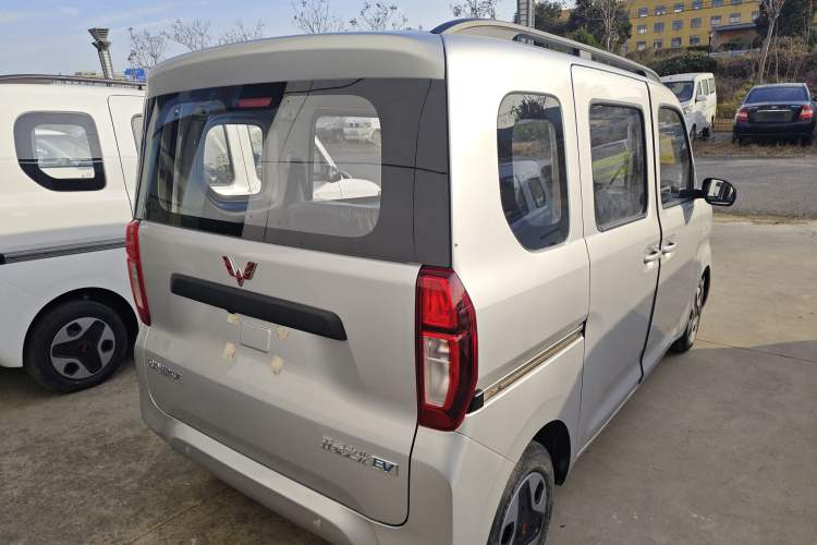 Used Wuling Zhiguang New Energy 2025 Model 305km Ambitious Edition
