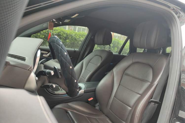 Used Mercedes-Benz GLC 2017 GLC 260 4MATIC Luxury Model
