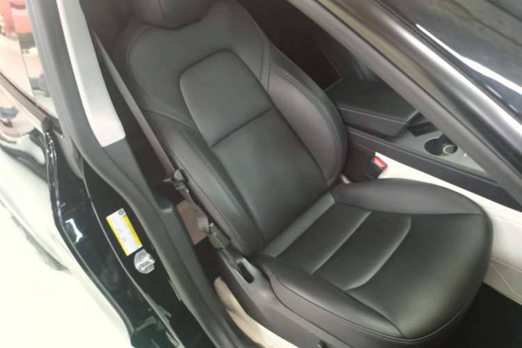 Used Tesla Model Y 2023 Long-Range All-Wheel-Drive Version