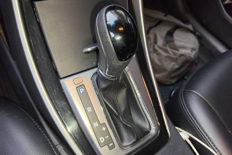 Used Hyundai Elantra (5th Generation / Langdong) 2013 1.6L Automatic Leading Model Gear Lever