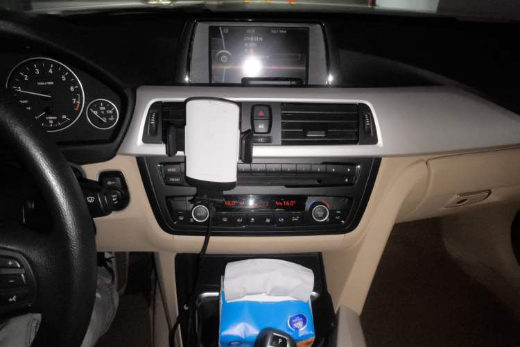 Used BMW 3 Series 2013 320Li Fashion Model Audio And AC Panel