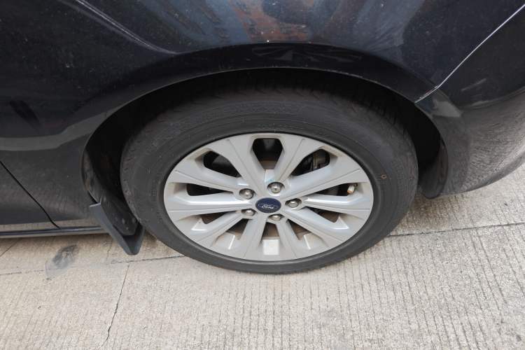 Used Ford Escort 2015 1.5L Automatic Fashion Model