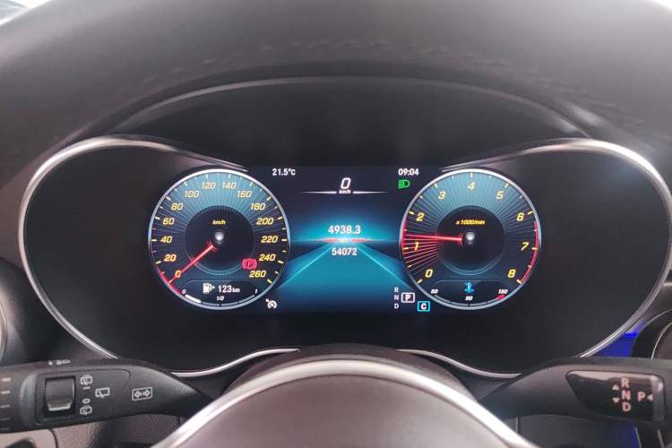 Used Mercedes-Benz GLC 2021 GLC 260 L 4MATIC Luxury Model Instrument Cluster