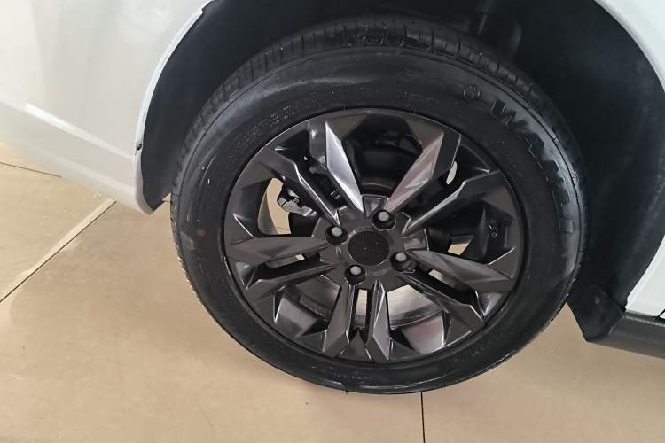 Used Dongfeng Aeolus Yixuan 2024 1.5L Automatic JingSu Edition Right Rear Wheel Hub