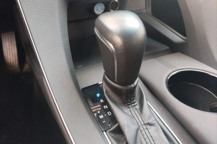 Used Toyota Avalon 2019 2.0L XLE Premium Edition China VI