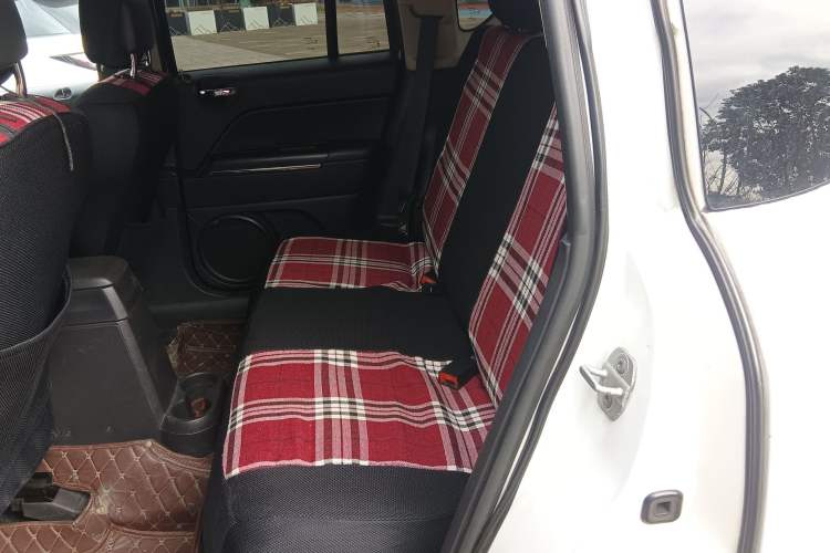 Used Jeep Compass 2014 2.4L four-wheel drive sport version
