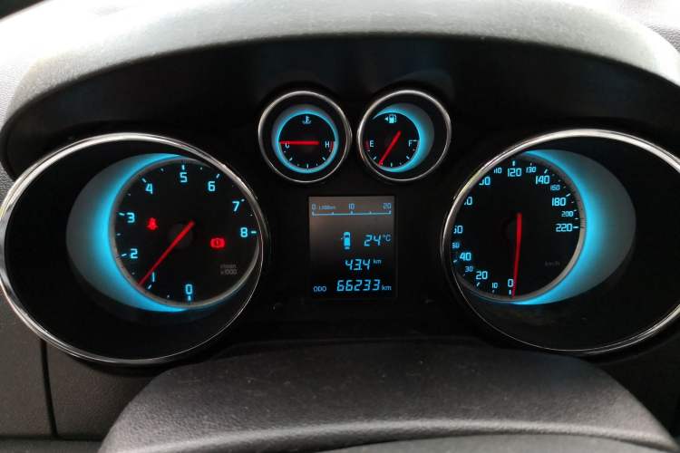 Used Changan CS35 2015 1.6L Manual Luxury Model China V Standard
