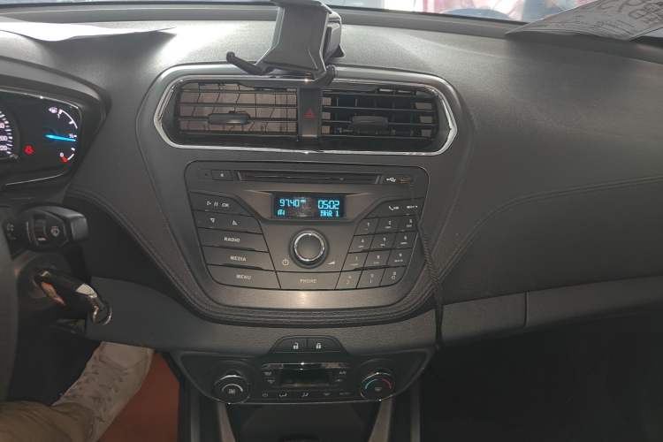 Used Ford Escort 2015 1.5L Automatic Fashion Model Audio And AC Panel