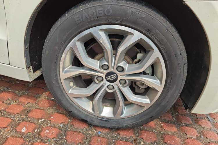 Used Geely Auto Emgrand GT 2016 1.8T Comfort Model Right Front Wheel Hub