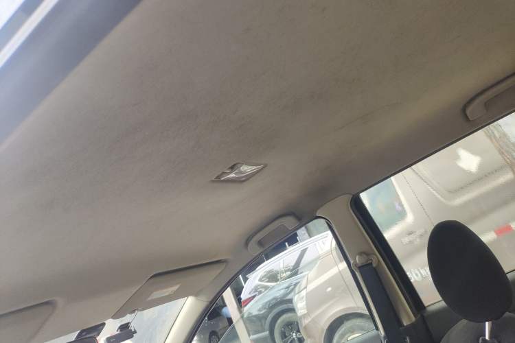 Used Nissan Livina 2010 Jingyue Edition 1.6L Manual All-Around Model