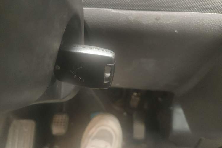 Used Wuling Rongguang 2021 1.5L Extended Standard Version with Air Conditioning – L3C Vehicle Key