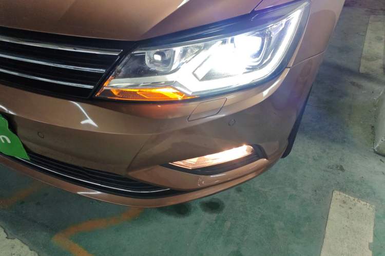 Used Volkswagen Lamando 2015 330TSI DSG Luxury Edition