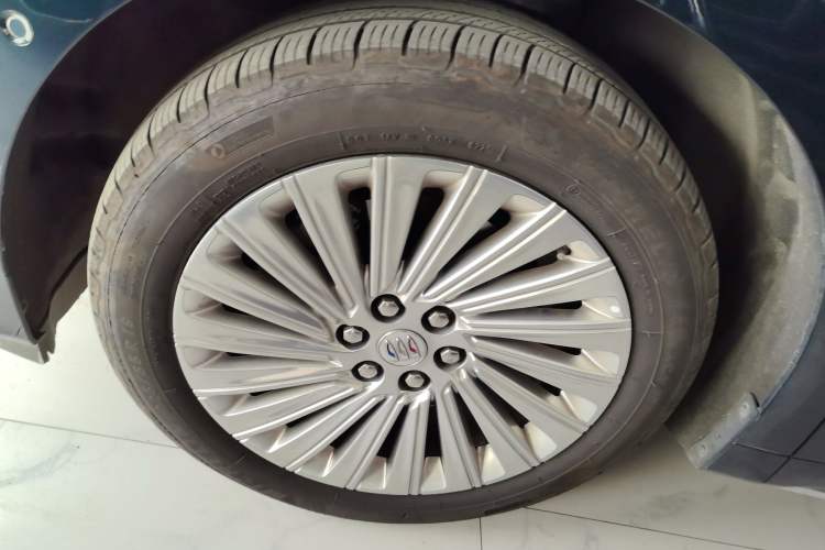 Used Buick Century 2023 2.0T Four-Seat Private Edition Exterior 4