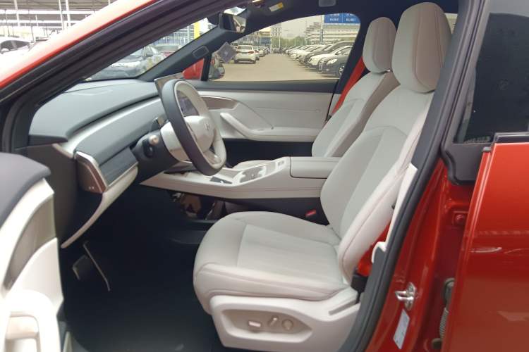 Used ONVO L60 2024 60 kWh Rear-Drive Version
