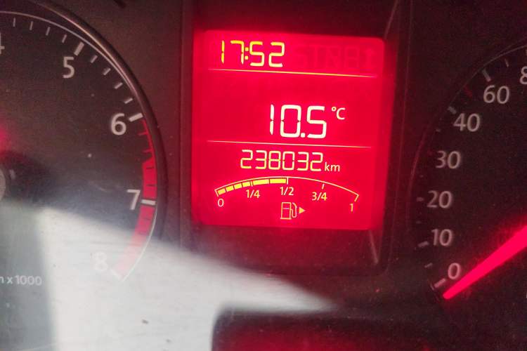 Used Volkswagen Jetta 2013 1.4L Manual Fashion Model Odometer Close Up